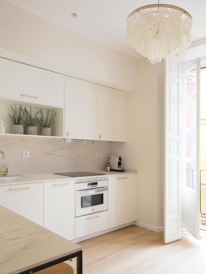 Staylish Studio Apartment In Malasana Madri Exterior foto