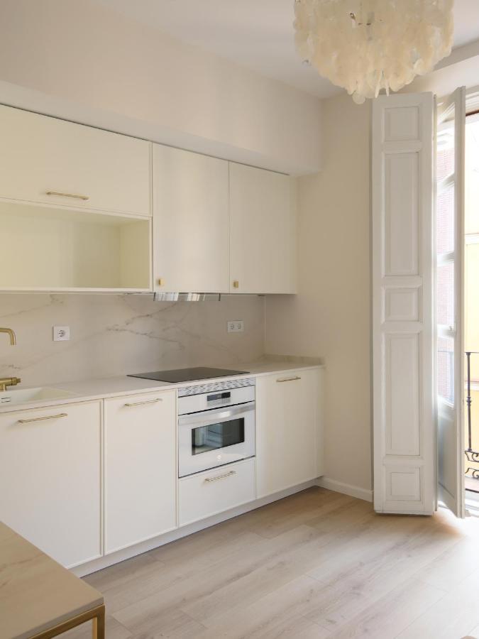 Staylish Studio Apartment In Malasana Madri Exterior foto